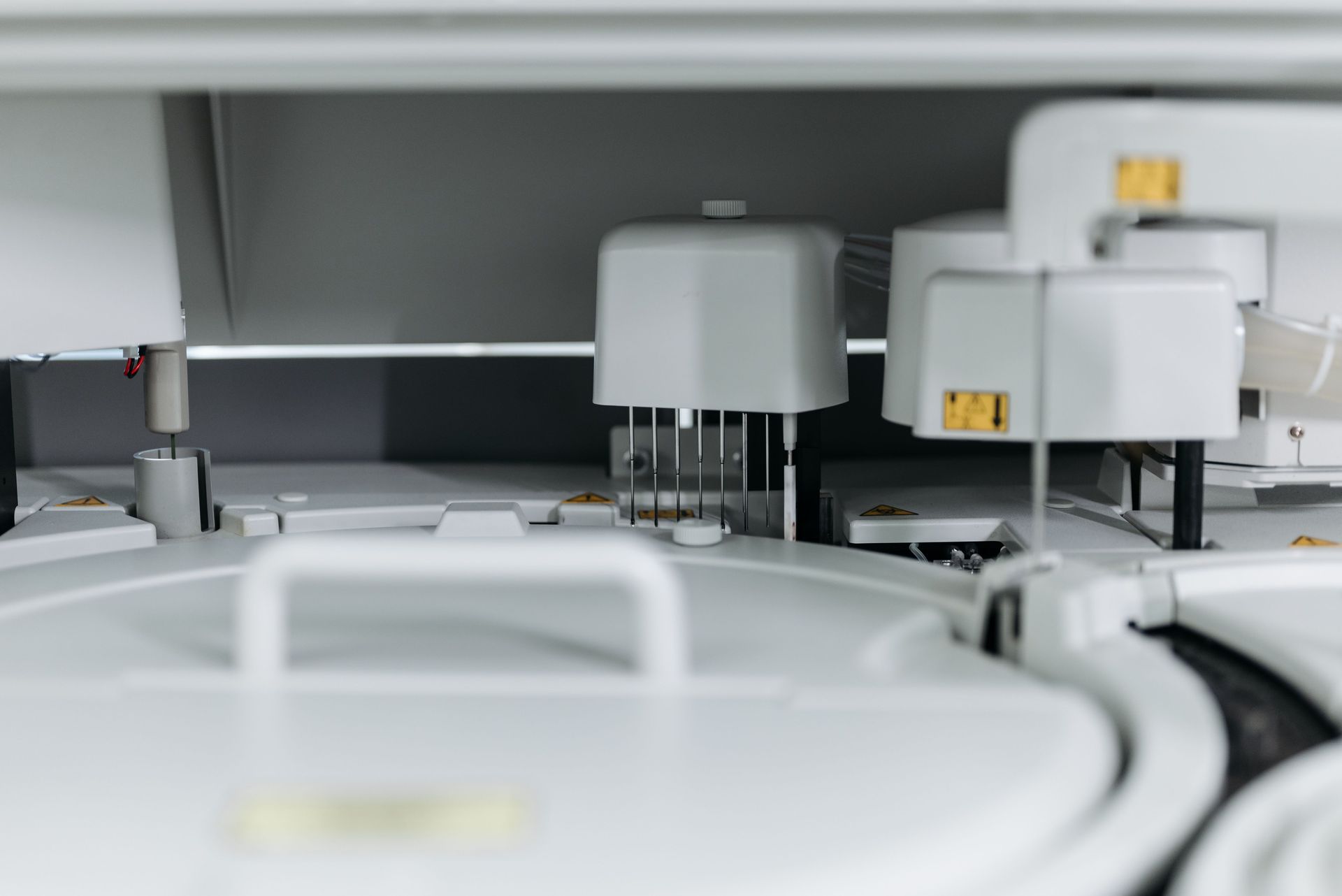 From Raw Materials to Filling: How to Choose a Full-Service Manufacturing Partner